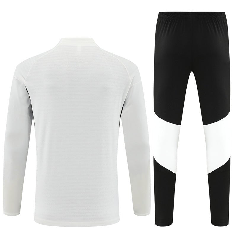 25/26 Liverpool Training White Tracksuit